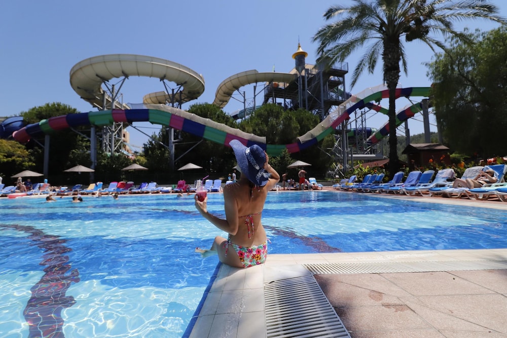Hôtel Aqua Fantasy Aquapark & Spa 5*, Séjour Turquie, Izmir par Ôvoyages Hôtel Aqua Fantasy Aquapark & Spa 5*, Séjour Turquie, Izmir par Ôvoyages