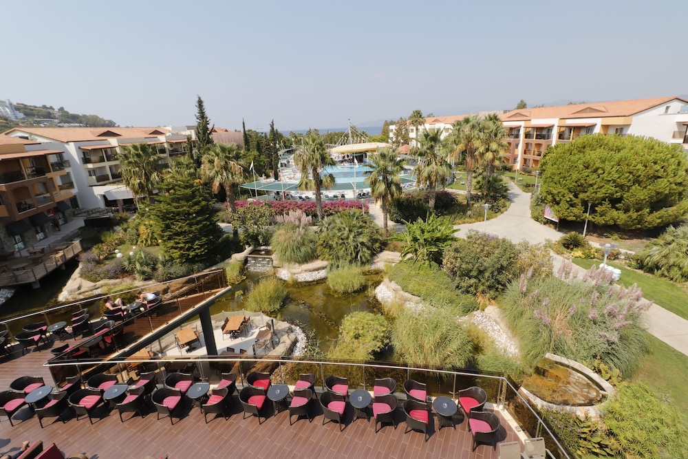Hôtel Aqua Fantasy Aquapark & Spa 5*, Séjour Turquie, Izmir par Ôvoyages Hôtel Aqua Fantasy Aquapark & Spa 5*, Séjour Turquie, Izmir par Ôvoyages