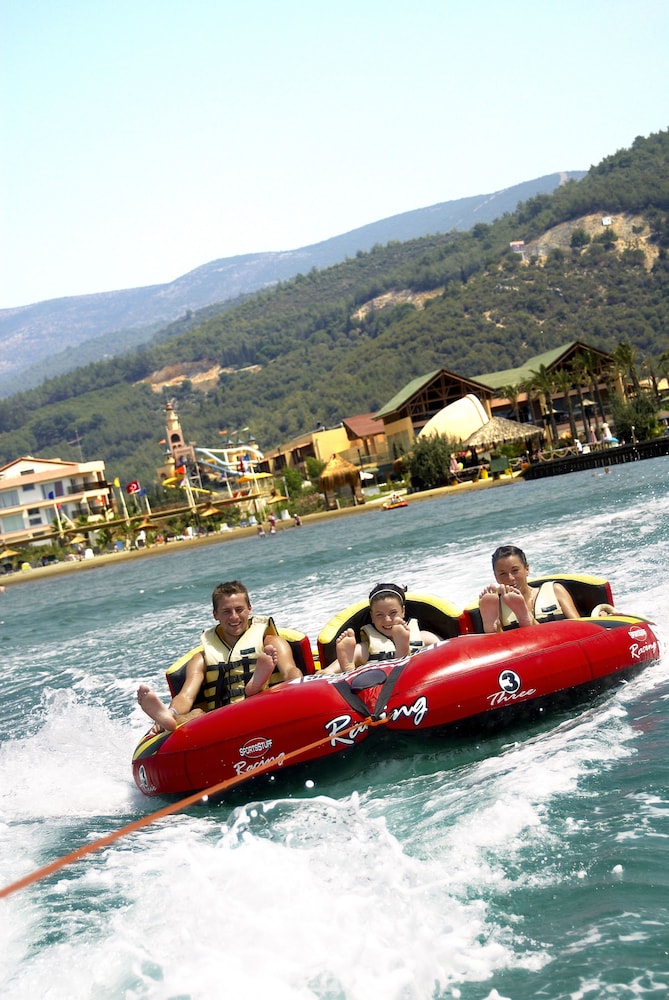 Hôtel Aqua Fantasy Aquapark & Spa 5*, Séjour Turquie, Izmir par Ôvoyages Hôtel Aqua Fantasy Aquapark & Spa 5*, Séjour Turquie, Izmir par Ôvoyages