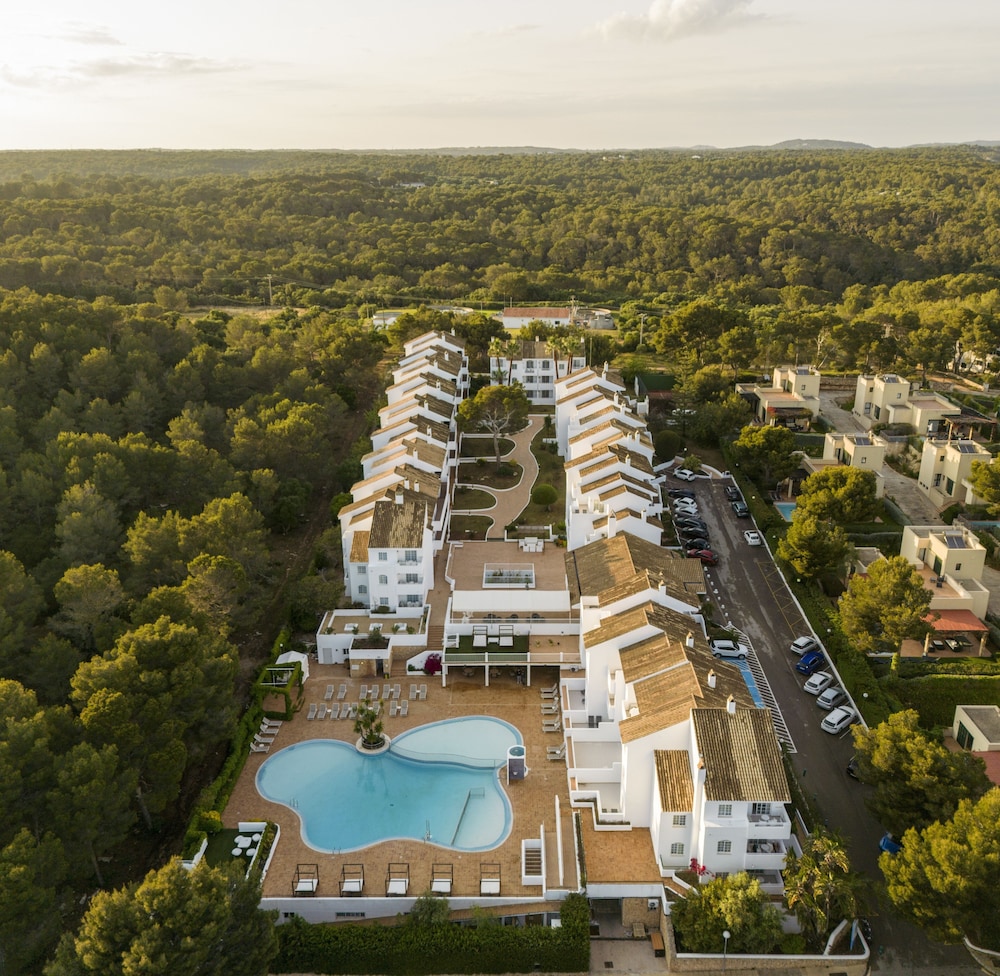 Hôtel ILUNION Menorca 3*, Séjour Espagne & ses îles, Baléares, Minorque par Ôvoyages Hôtel ILUNION Menorca 3*, Séjour Espagne & ses îles, Baléares, Minorque par Ôvoyages