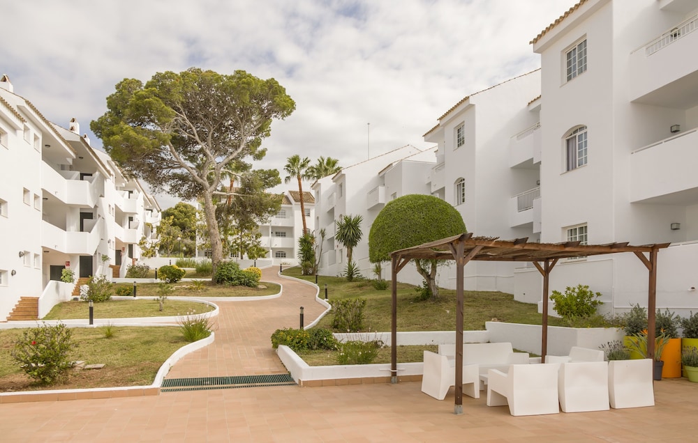 Hôtel ILUNION Menorca 3*, Séjour Espagne & ses îles, Baléares, Minorque par Ôvoyages Hôtel ILUNION Menorca 3*, Séjour Espagne & ses îles, Baléares, Minorque par Ôvoyages