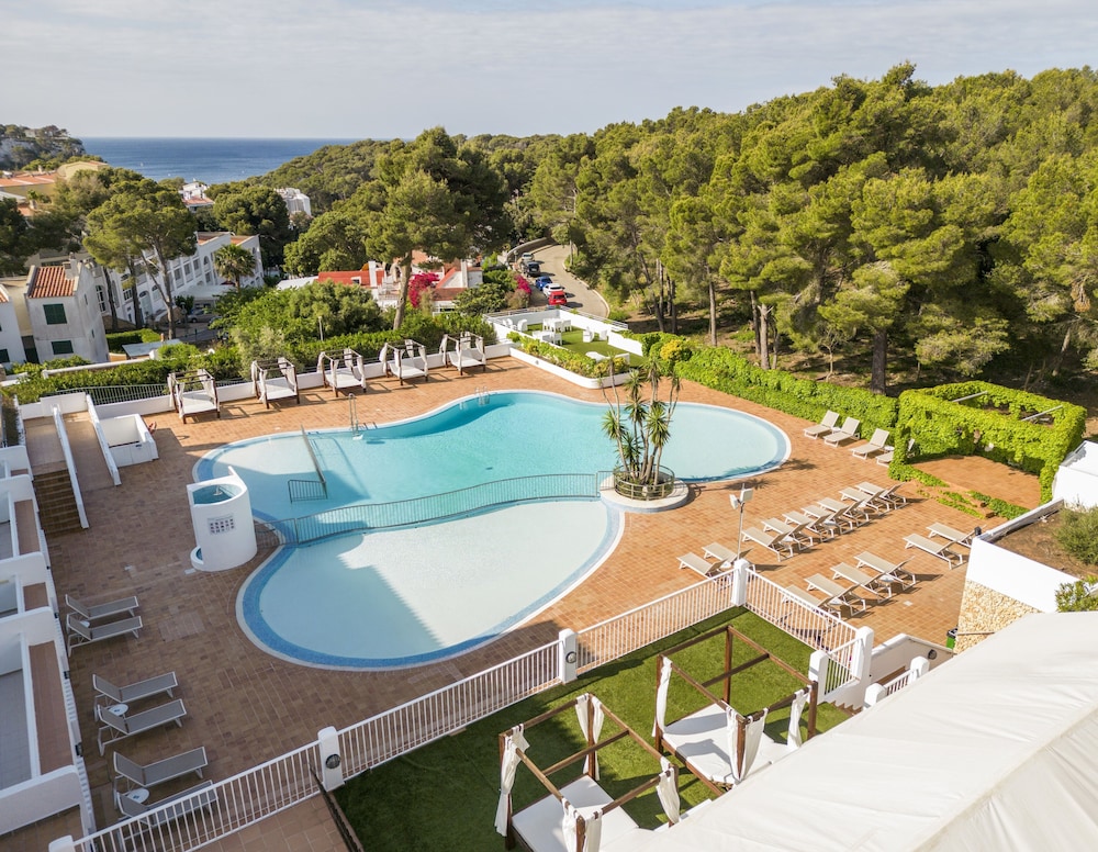 Hôtel ILUNION Menorca 3*, Séjour Espagne & ses îles, Baléares, Minorque par Ôvoyages Hôtel ILUNION Menorca 3*, Séjour Espagne & ses îles, Baléares, Minorque par Ôvoyages