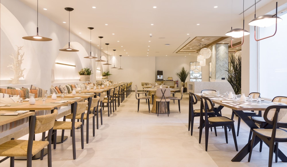 Hôtel ILUNION Menorca 3*, Séjour Espagne & ses îles, Baléares, Minorque par Ôvoyages Hôtel ILUNION Menorca 3*, Séjour Espagne & ses îles, Baléares, Minorque par Ôvoyages