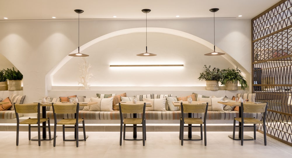 Hôtel ILUNION Menorca 3*, Séjour Espagne & ses îles, Baléares, Minorque par Ôvoyages Hôtel ILUNION Menorca 3*, Séjour Espagne & ses îles, Baléares, Minorque par Ôvoyages