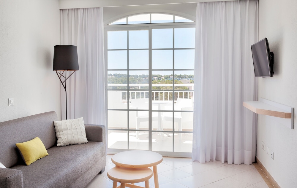 Hôtel ILUNION Menorca 3*, Séjour Espagne & ses îles, Baléares, Minorque par Ôvoyages Hôtel ILUNION Menorca 3*, Séjour Espagne & ses îles, Baléares, Minorque par Ôvoyages