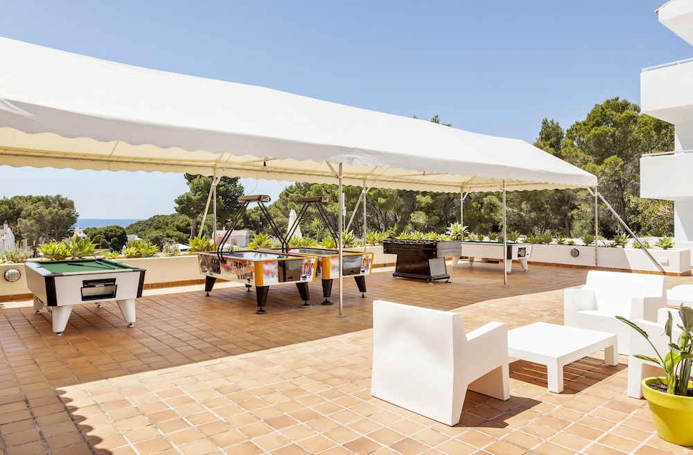 Hôtel ILUNION Menorca 3*, Séjour Espagne & ses îles, Baléares, Minorque par Ôvoyages Hôtel ILUNION Menorca 3*, Séjour Espagne & ses îles, Baléares, Minorque par Ôvoyages