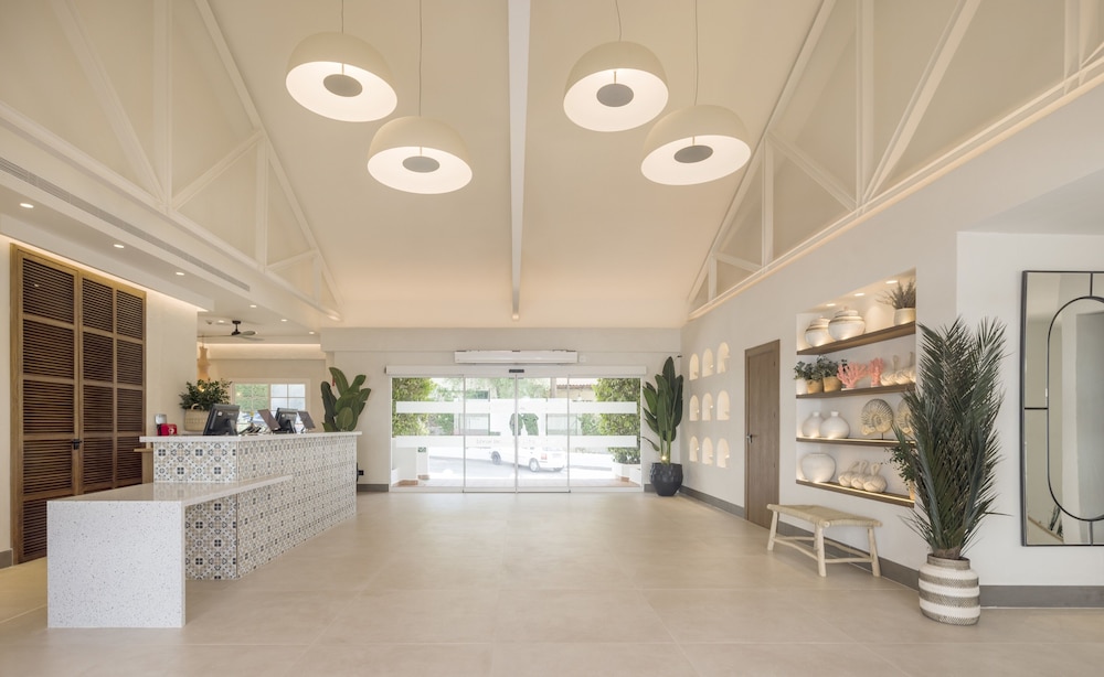 Hôtel ILUNION Menorca 3*, Séjour Espagne & ses îles, Baléares, Minorque par Ôvoyages Hôtel ILUNION Menorca 3*, Séjour Espagne & ses îles, Baléares, Minorque par Ôvoyages