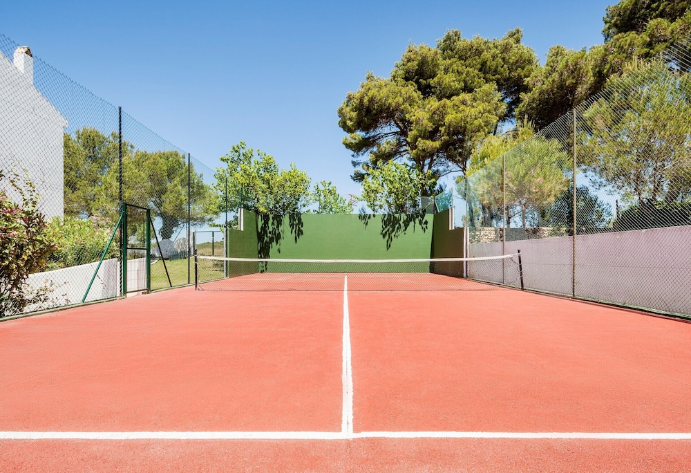 Hôtel ILUNION Menorca 3*, Séjour Espagne & ses îles, Baléares, Minorque par Ôvoyages Hôtel ILUNION Menorca 3*, Séjour Espagne & ses îles, Baléares, Minorque par Ôvoyages