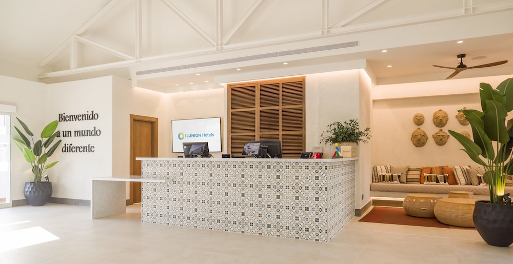 Hôtel ILUNION Menorca 3*, Séjour Espagne & ses îles, Baléares, Minorque par Ôvoyages Hôtel ILUNION Menorca 3*, Séjour Espagne & ses îles, Baléares, Minorque par Ôvoyages