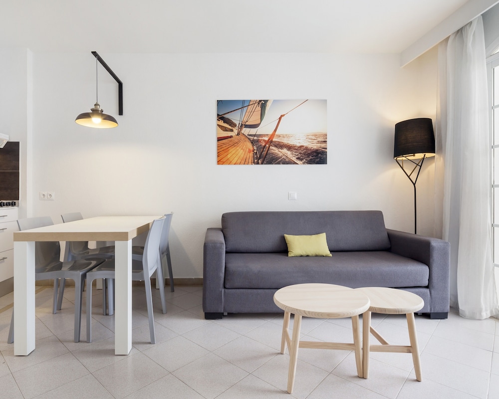 Hôtel ILUNION Menorca 3*, Séjour Espagne & ses îles, Baléares, Minorque par Ôvoyages Hôtel ILUNION Menorca 3*, Séjour Espagne & ses îles, Baléares, Minorque par Ôvoyages