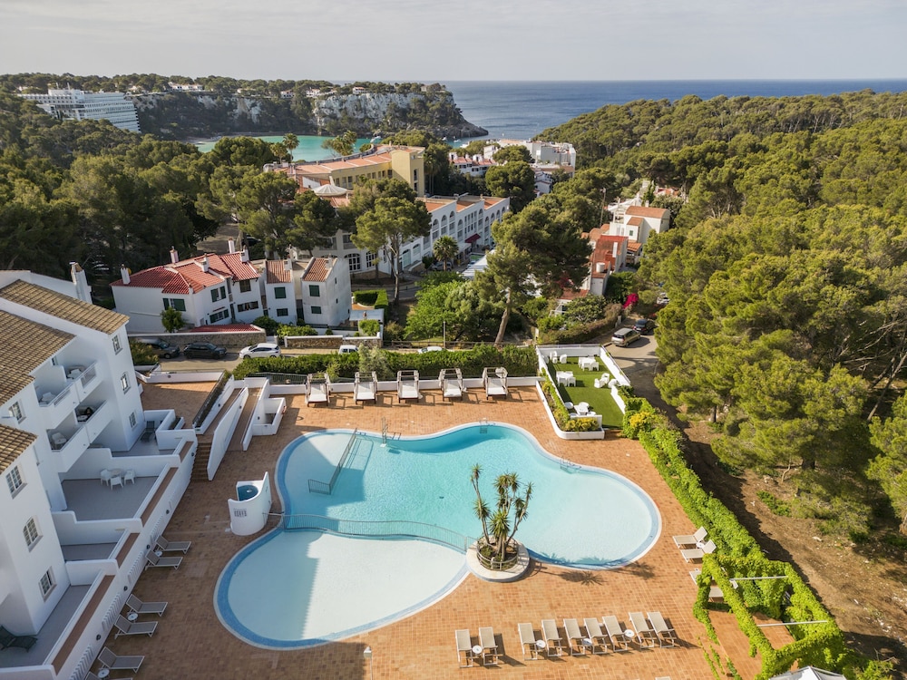 Hôtel ILUNION Menorca 3*, Séjour Espagne & ses îles, Baléares, Minorque par Ôvoyages Hôtel ILUNION Menorca 3*, Séjour Espagne & ses îles, Baléares, Minorque par Ôvoyages