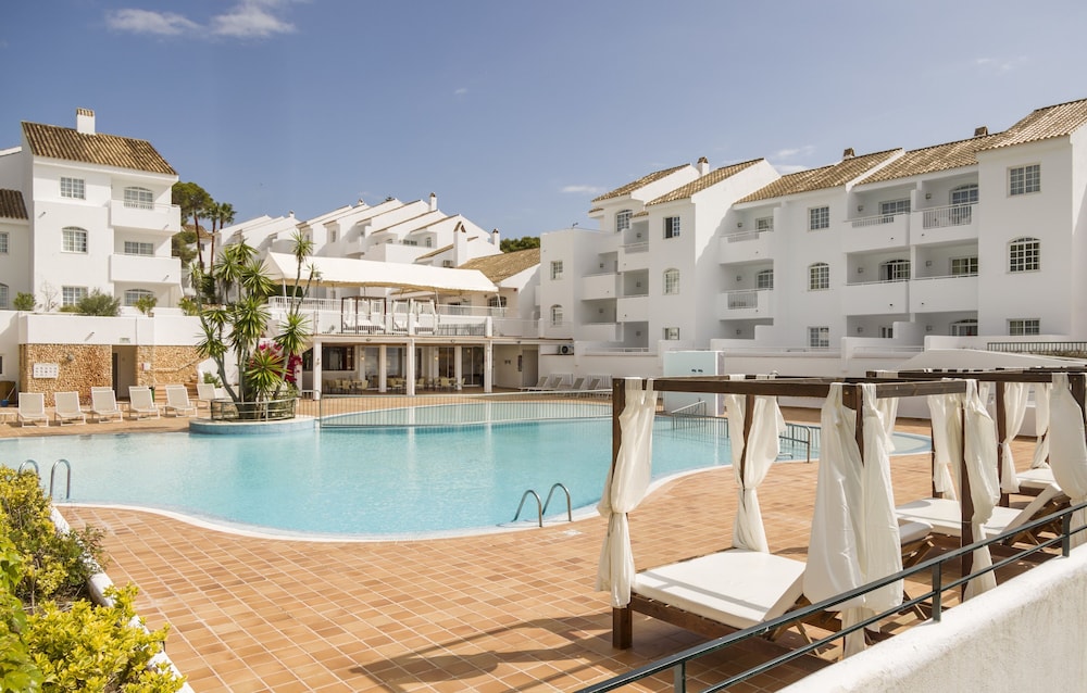 Hôtel ILUNION Menorca 3*, Séjour Espagne & ses îles, Baléares, Minorque par Ôvoyages Hôtel ILUNION Menorca 3*, Séjour Espagne & ses îles, Baléares, Minorque par Ôvoyages
