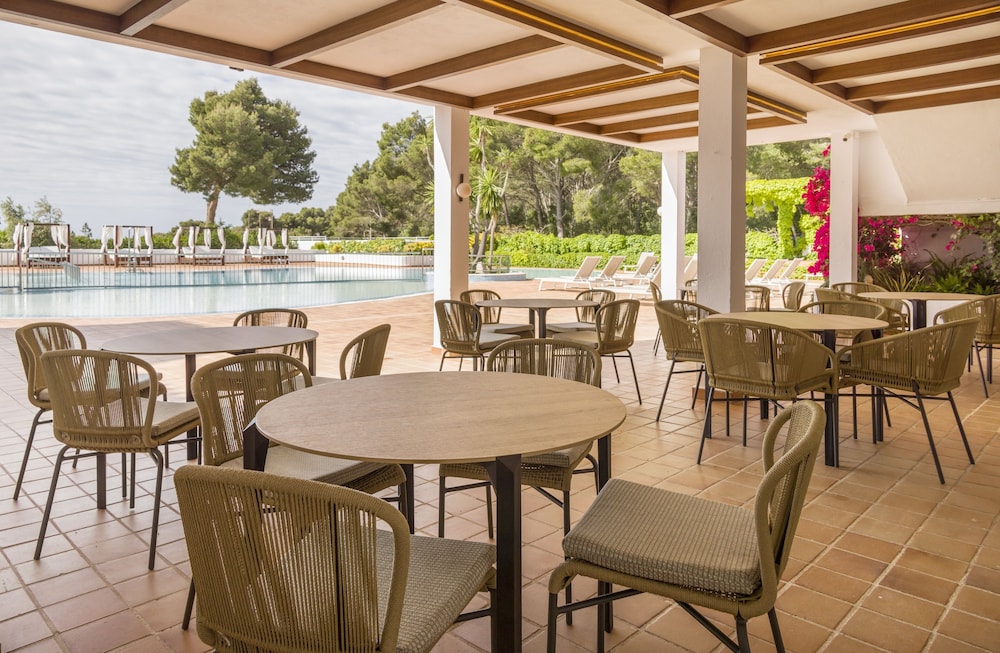 Hôtel ILUNION Menorca 3*, Séjour Espagne & ses îles, Baléares, Minorque par Ôvoyages Hôtel ILUNION Menorca 3*, Séjour Espagne & ses îles, Baléares, Minorque par Ôvoyages