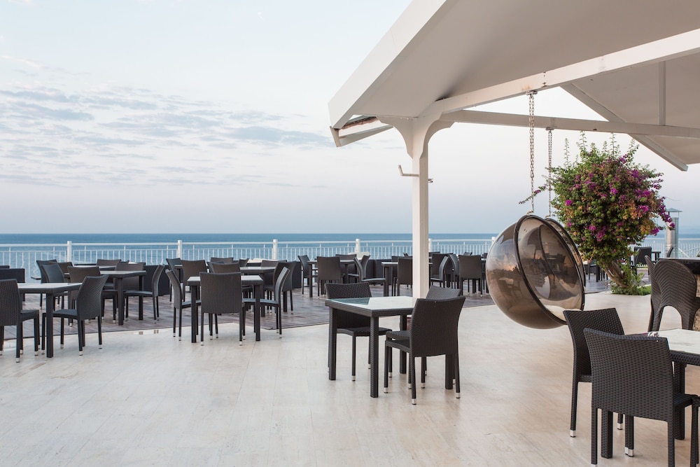 Hôtel Falcon 4*, Séjour Turquie, Antalya par Ôvoyages Hôtel Falcon 4*, Séjour Turquie, Antalya par Ôvoyages