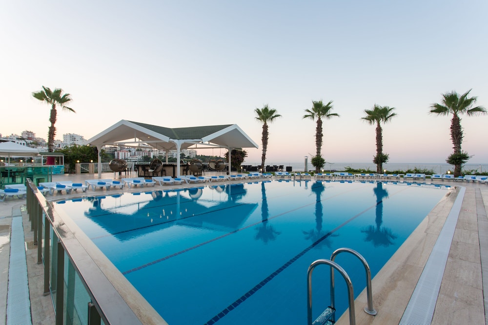 Hôtel Falcon 4*, Séjour Turquie, Antalya par Ôvoyages Hôtel Falcon 4*, Séjour Turquie, Antalya par Ôvoyages