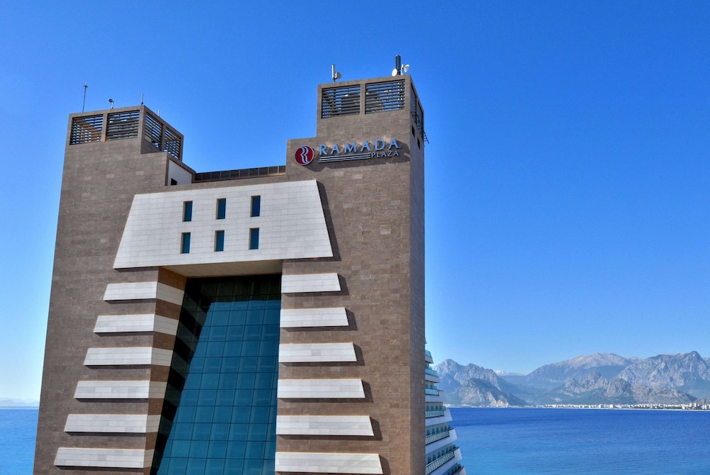 Hôtel Ramada Plaza by Wyndham Antalya 5*, Séjour Turquie, Antalya par Ôvoyages Hôtel Ramada Plaza by Wyndham Antalya 5*, Séjour Turquie, Antalya par Ôvoyages